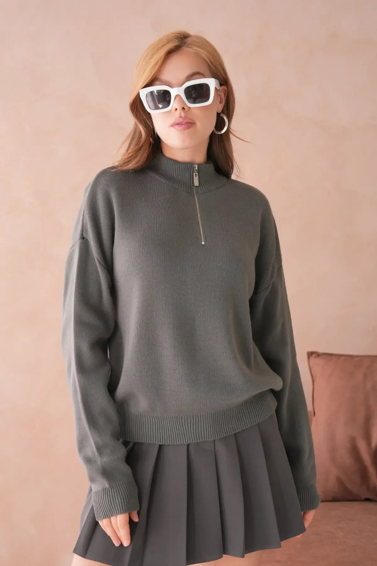 Kadın Yarım Balıkçı Yaka Fermuar Detay Oversize Triko Kazak