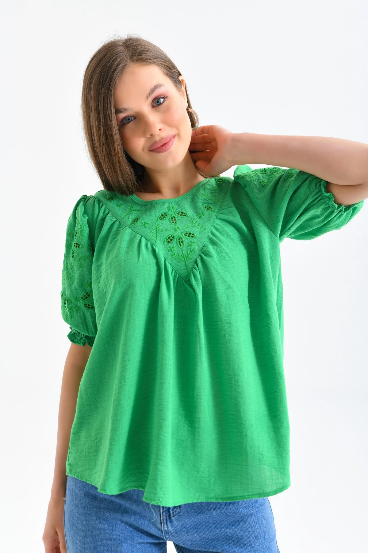 Yeşil Renk Yaka Detaylı Kadın Bluz