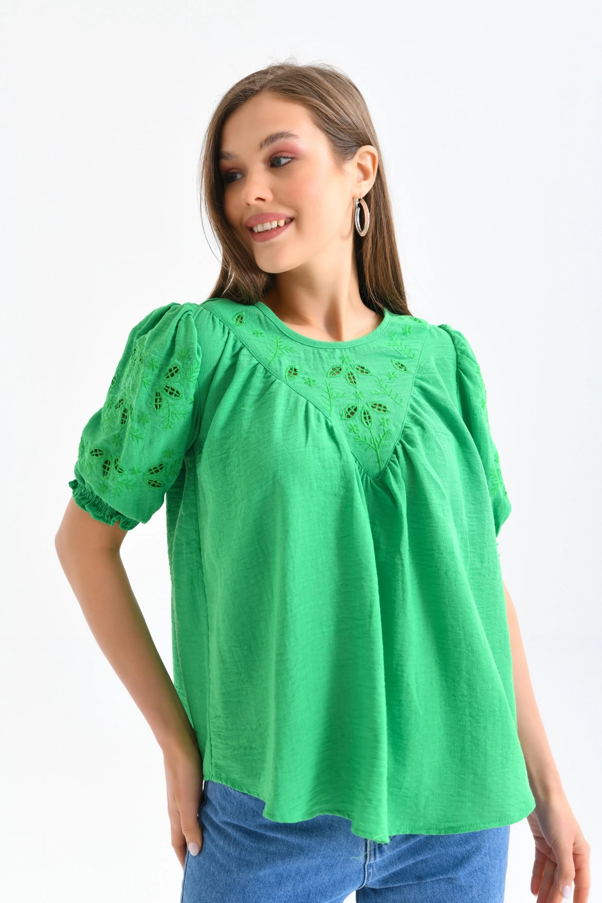 Yeşil Renk Yaka Detaylı Kadın Bluz