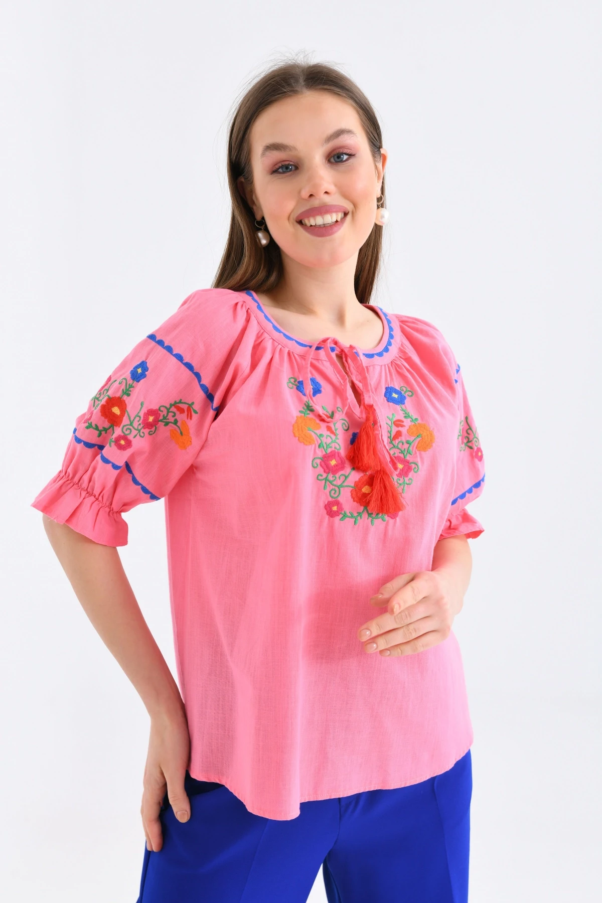 Kadın Çiçek Nakış Detaylı Pembe Renk Bluz