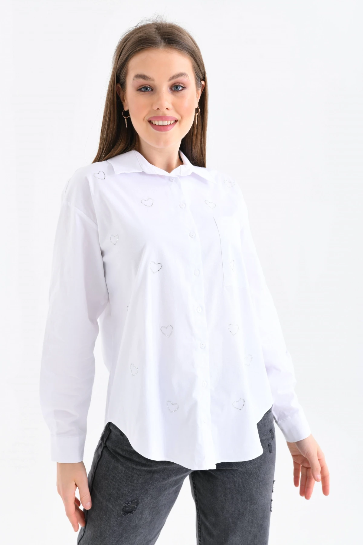 Kalp Detaylı Ekru Gömlek