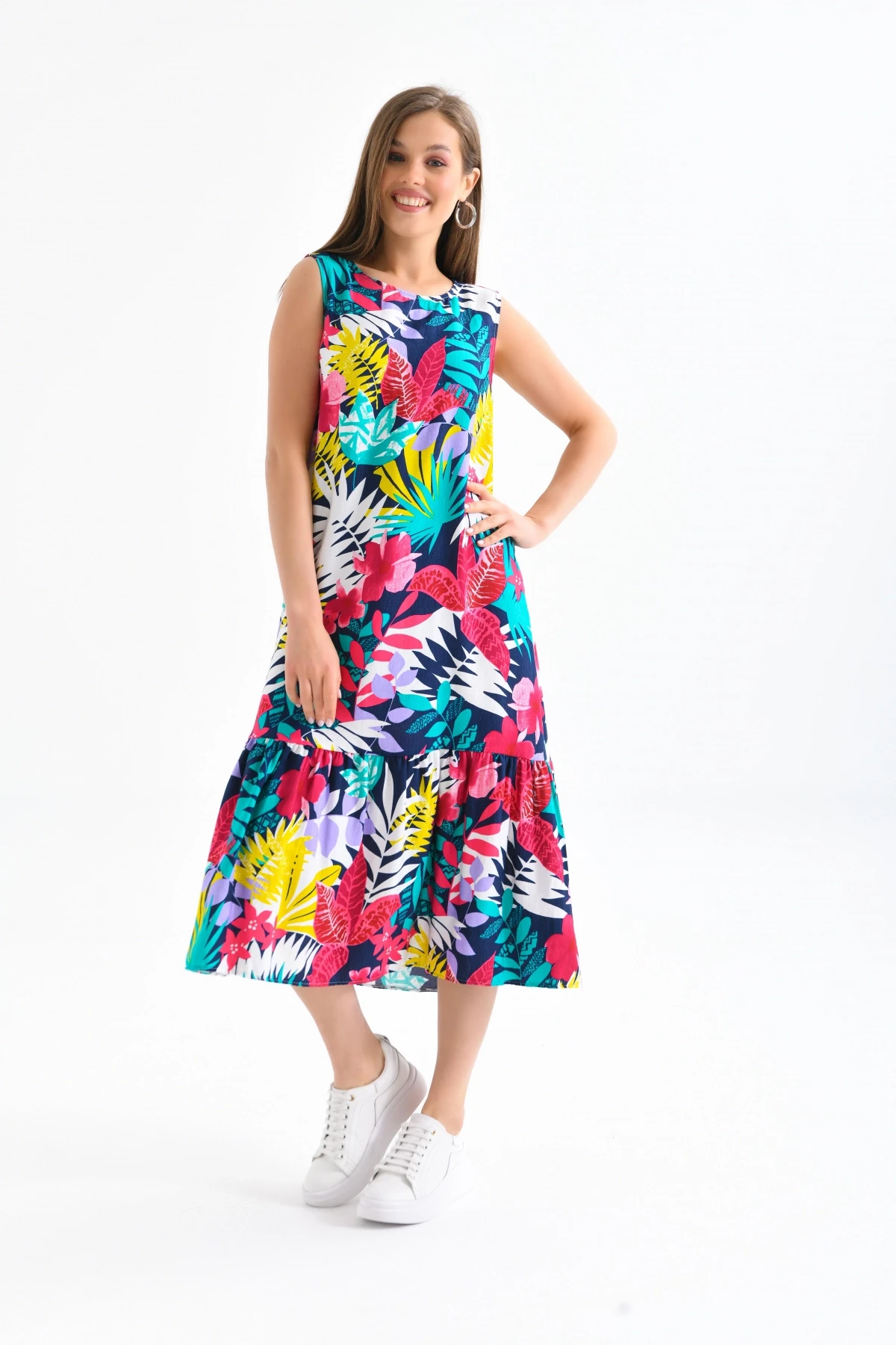 Eteği Fırfırlı Desenli Kolsuz Elbise