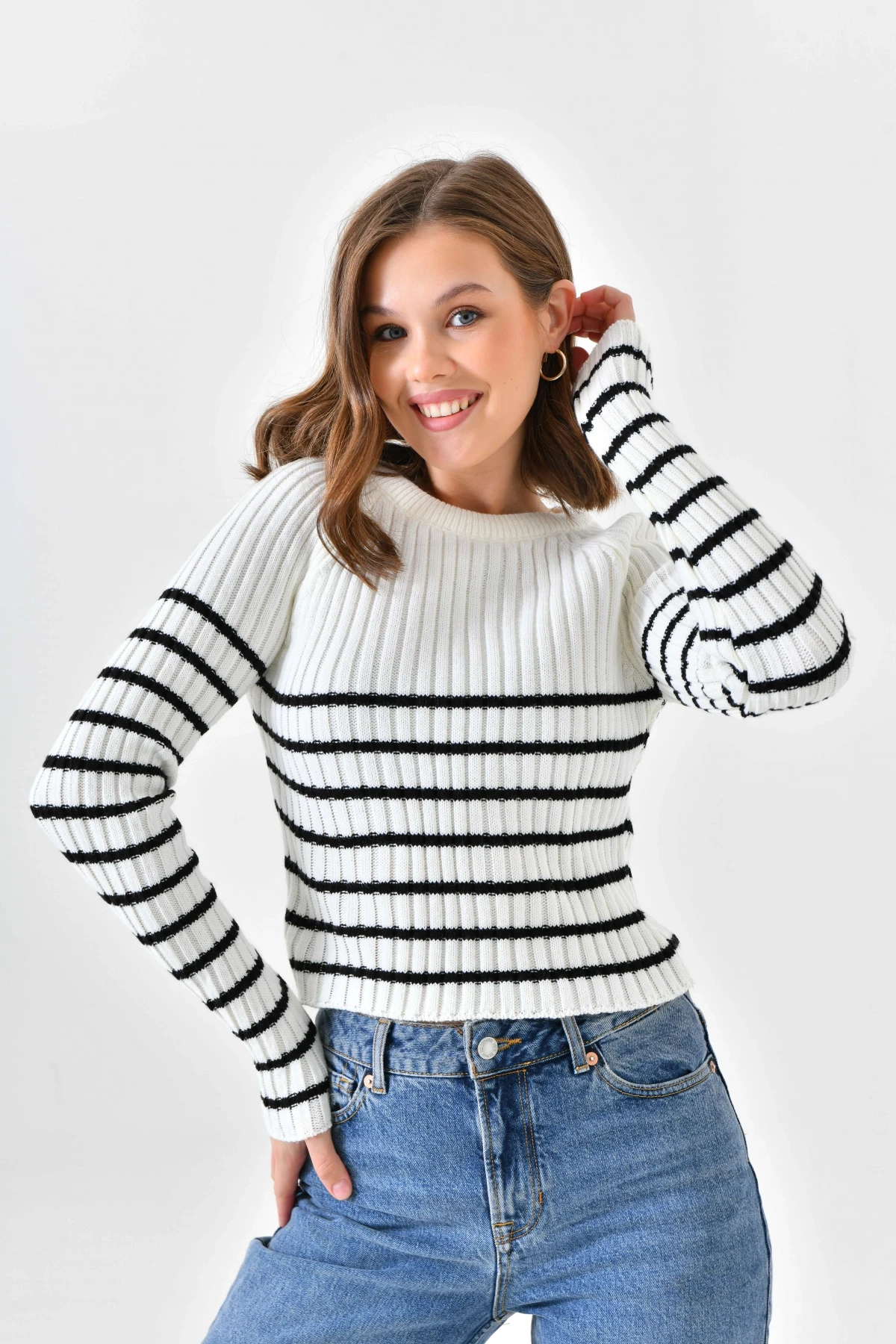 Bisiklet Yaka Çizgili Uzun Kollu Triko Kazak