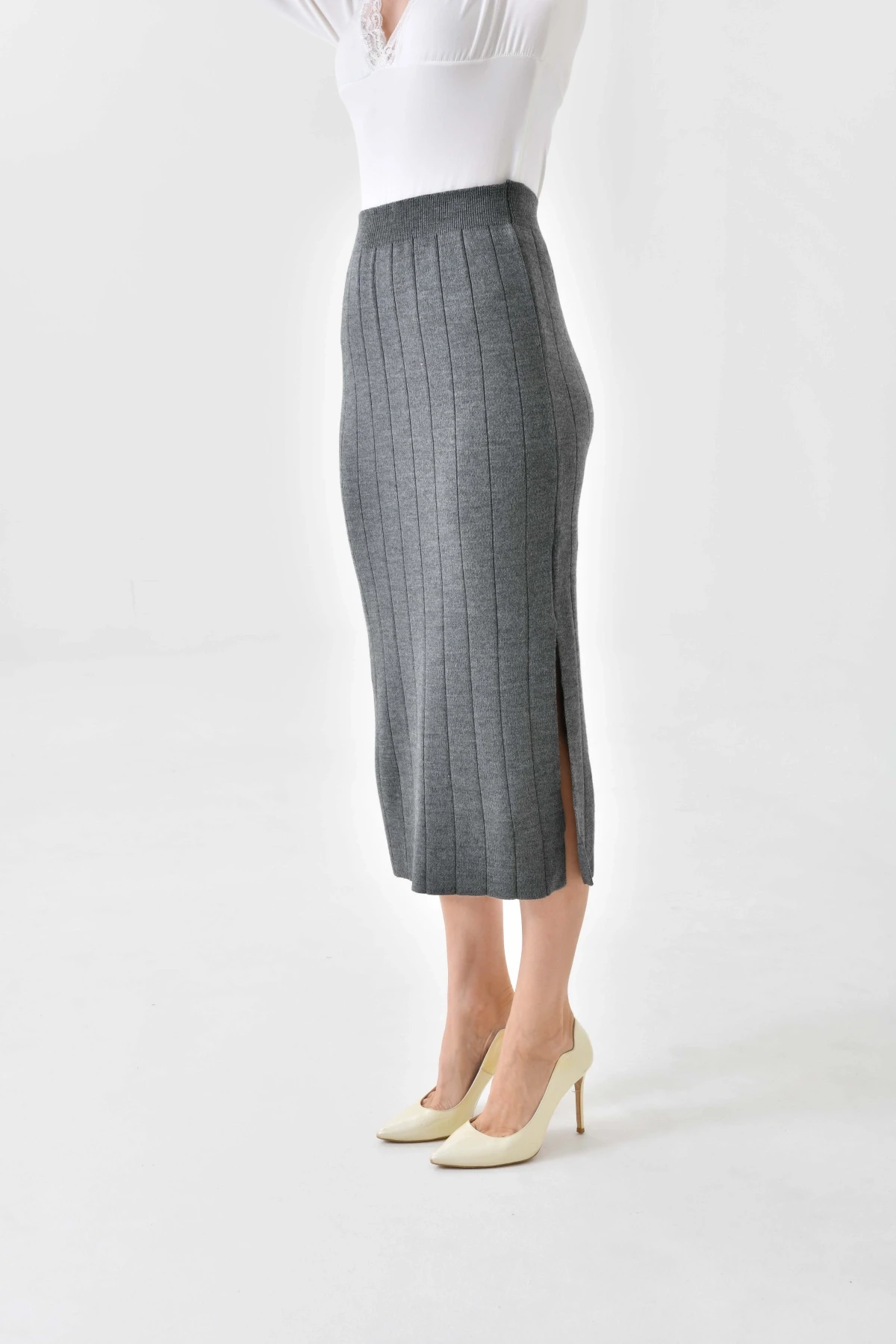 Uzun Yırtmaçlı Kalem Triko Etek