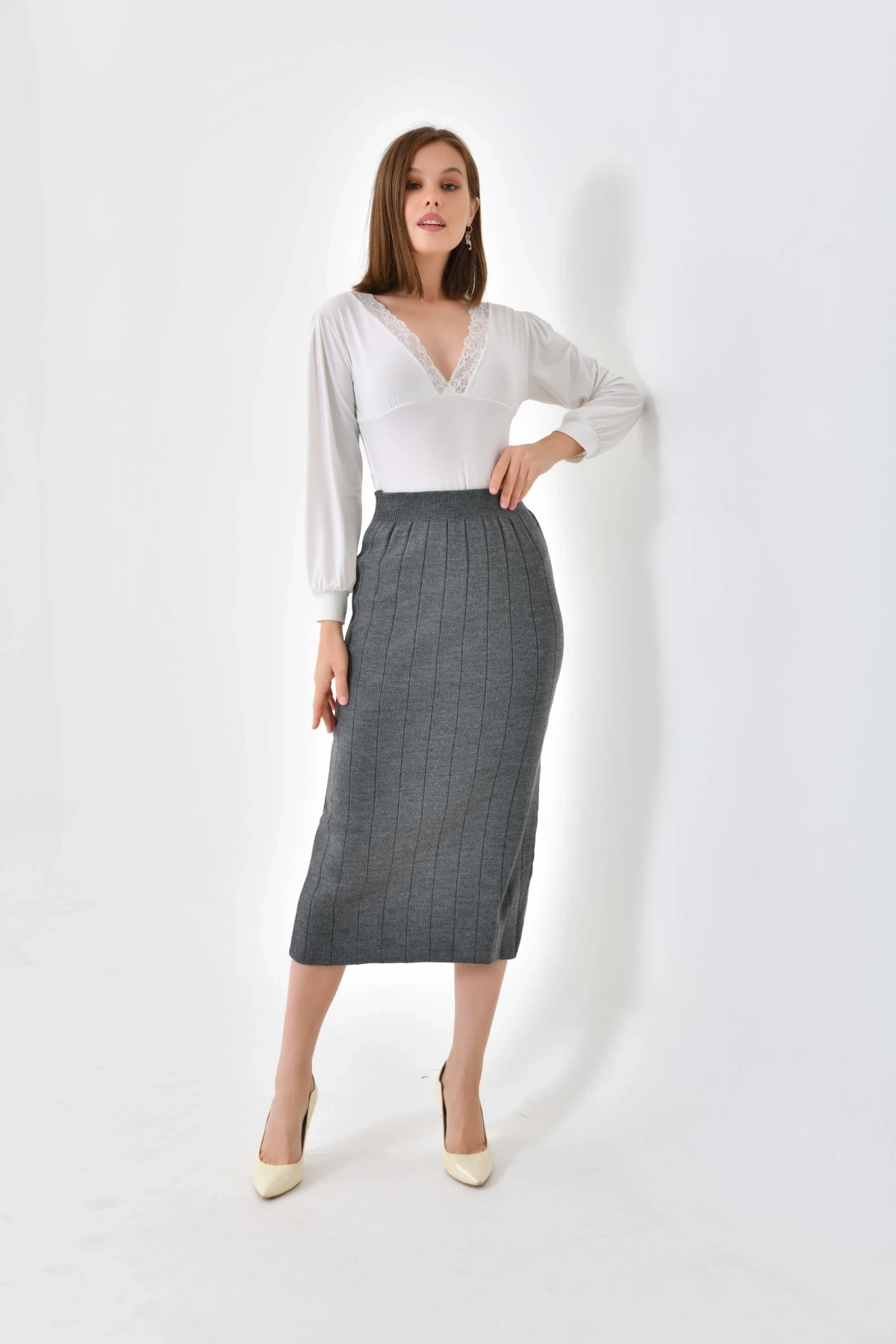 Uzun Yırtmaçlı Kalem Triko Etek