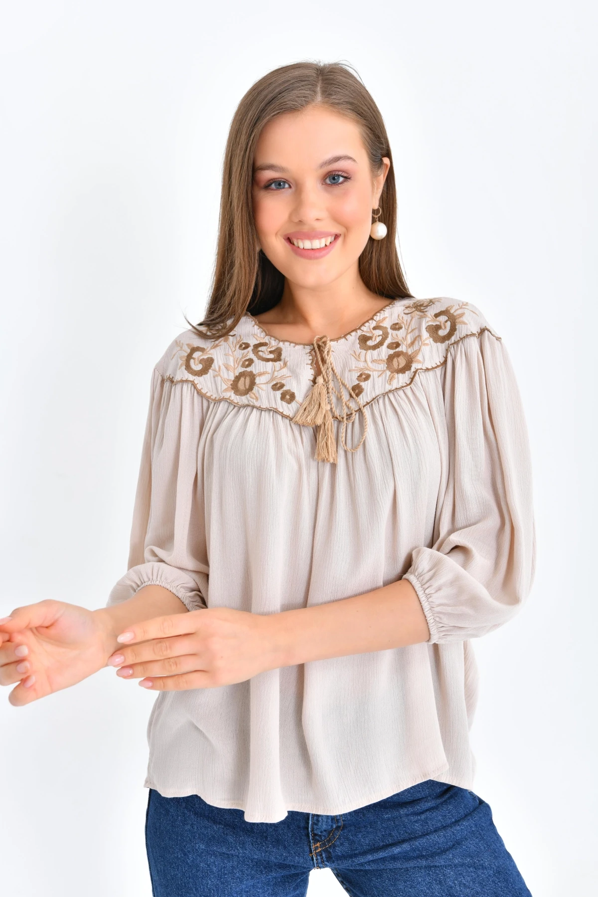 Kadın Bağlama Detay Nakışlı Salaş Bluz