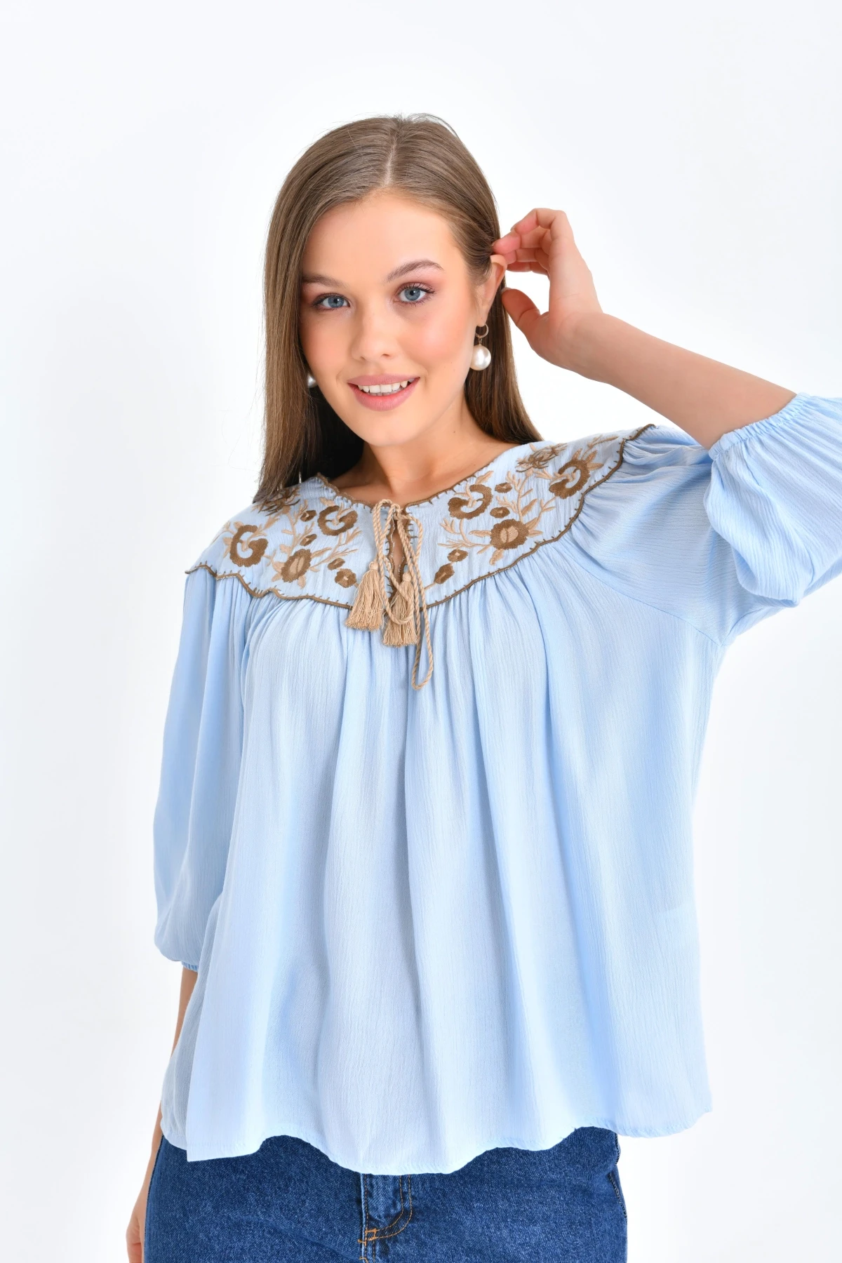 Kadın Bağlama Detay Nakışlı Salaş Bluz