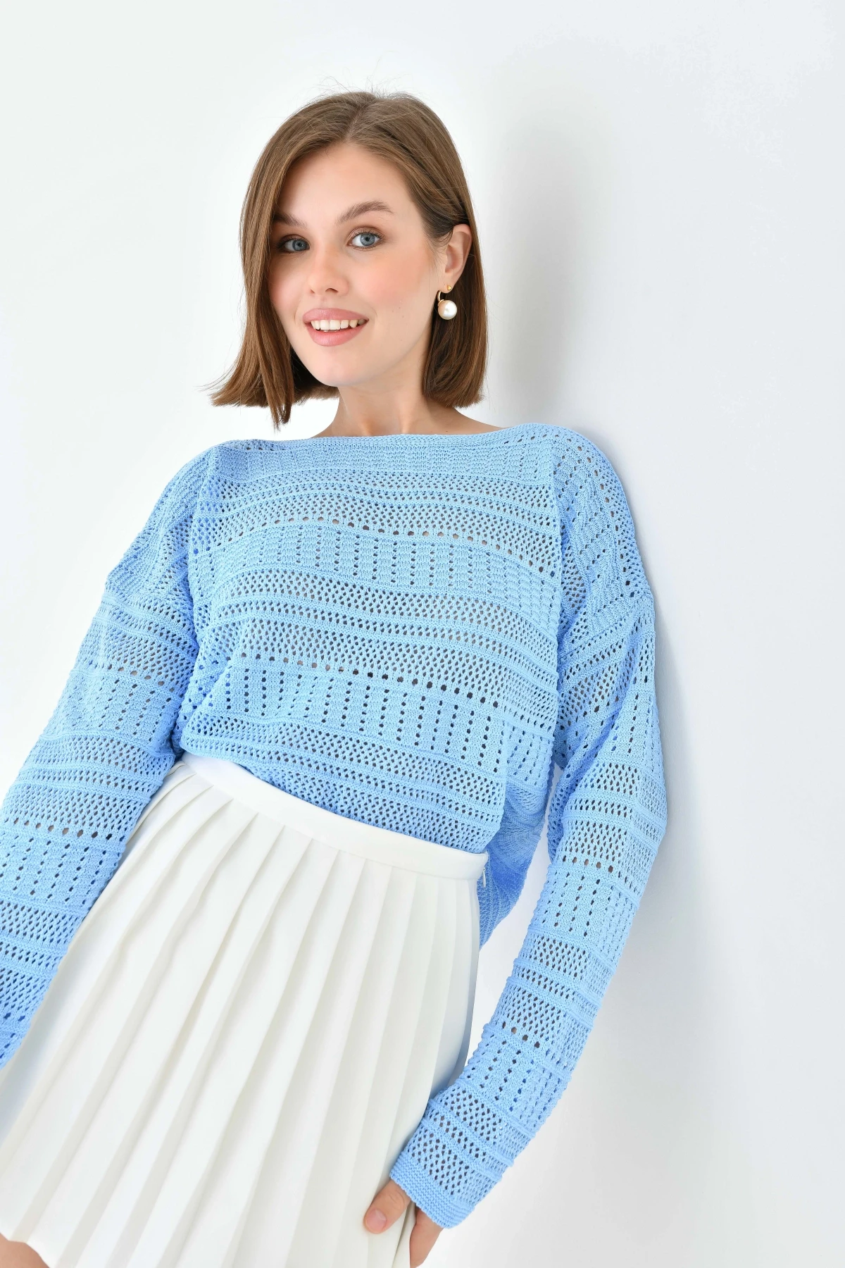 Örgü Detaylı Oversize Kayık Yaka Kısa Triko Kazak