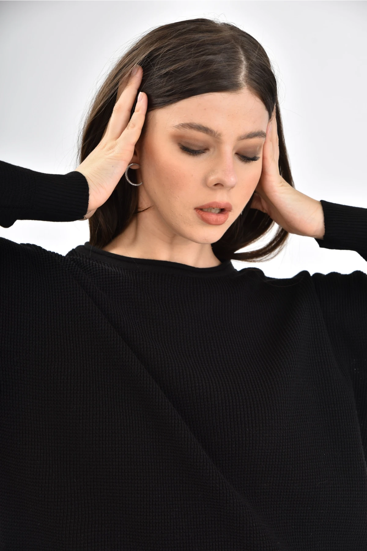 Bisiklet Yaka Arkası Uzun Yırtmaçlı Mevsimlik Triko Kazak