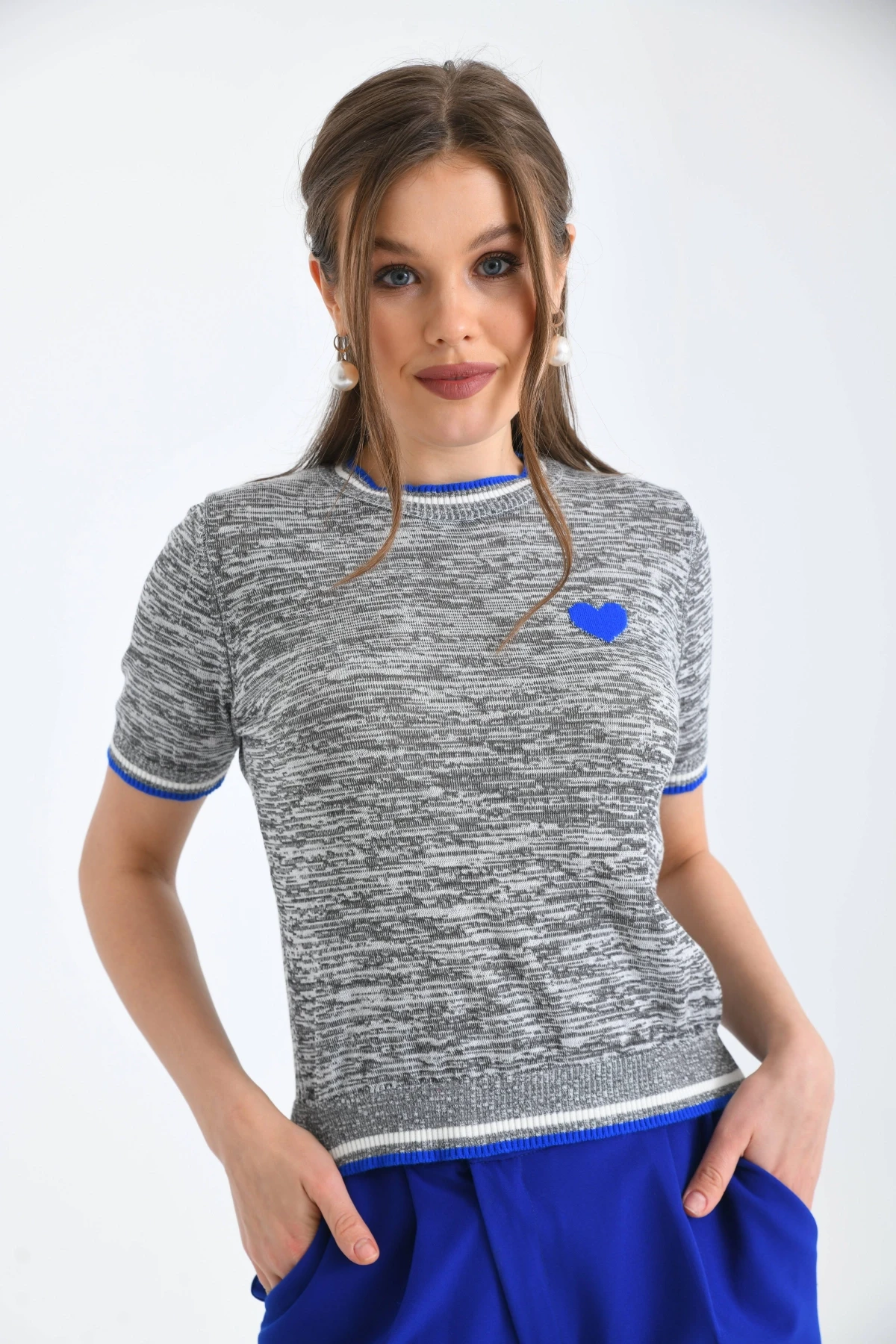 Gri-Turkuaz Kalp Desenli Kısa Kol Mevsimlik Kazak