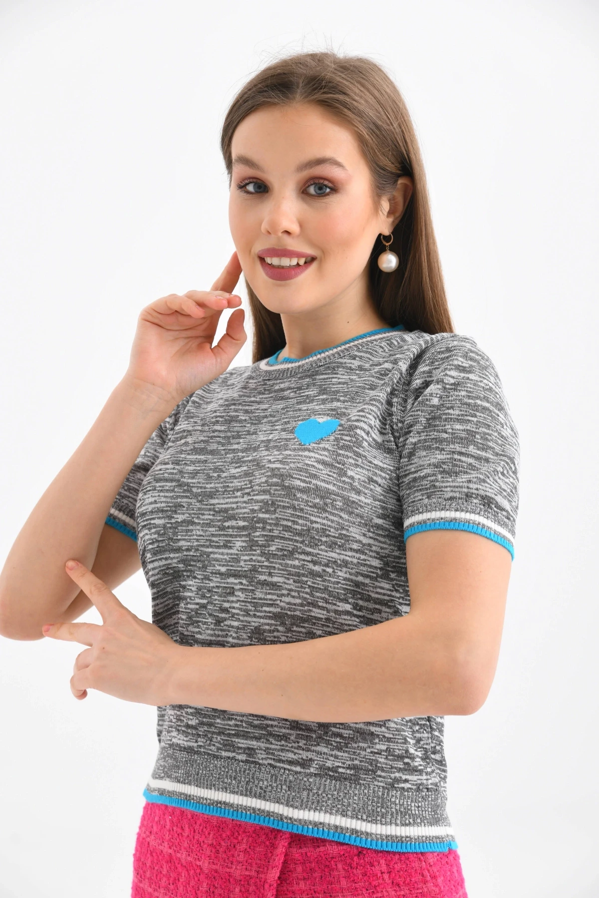 Gri-Turkuaz Kalp Desenli Kısa Kol Mevsimlik Kazak