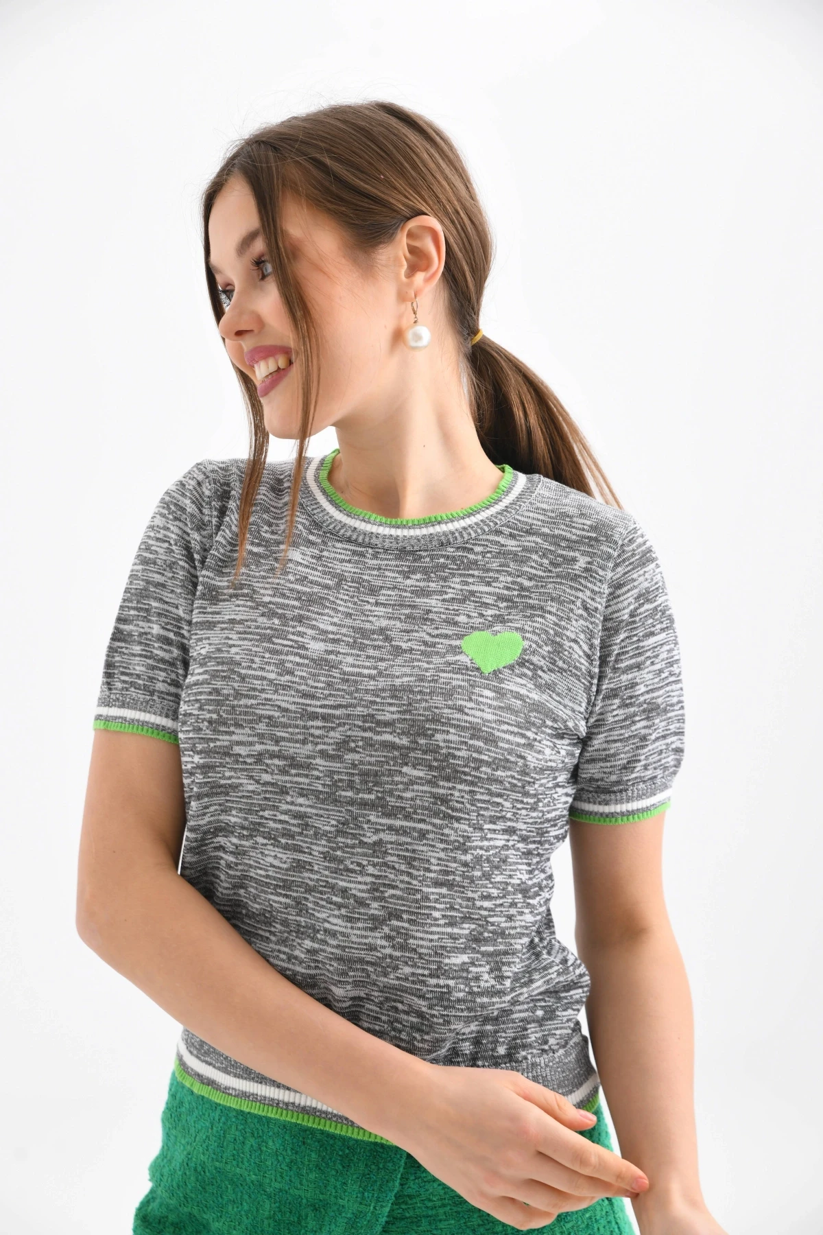 Gri-Turkuaz Kalp Desenli Kısa Kol Mevsimlik Kazak