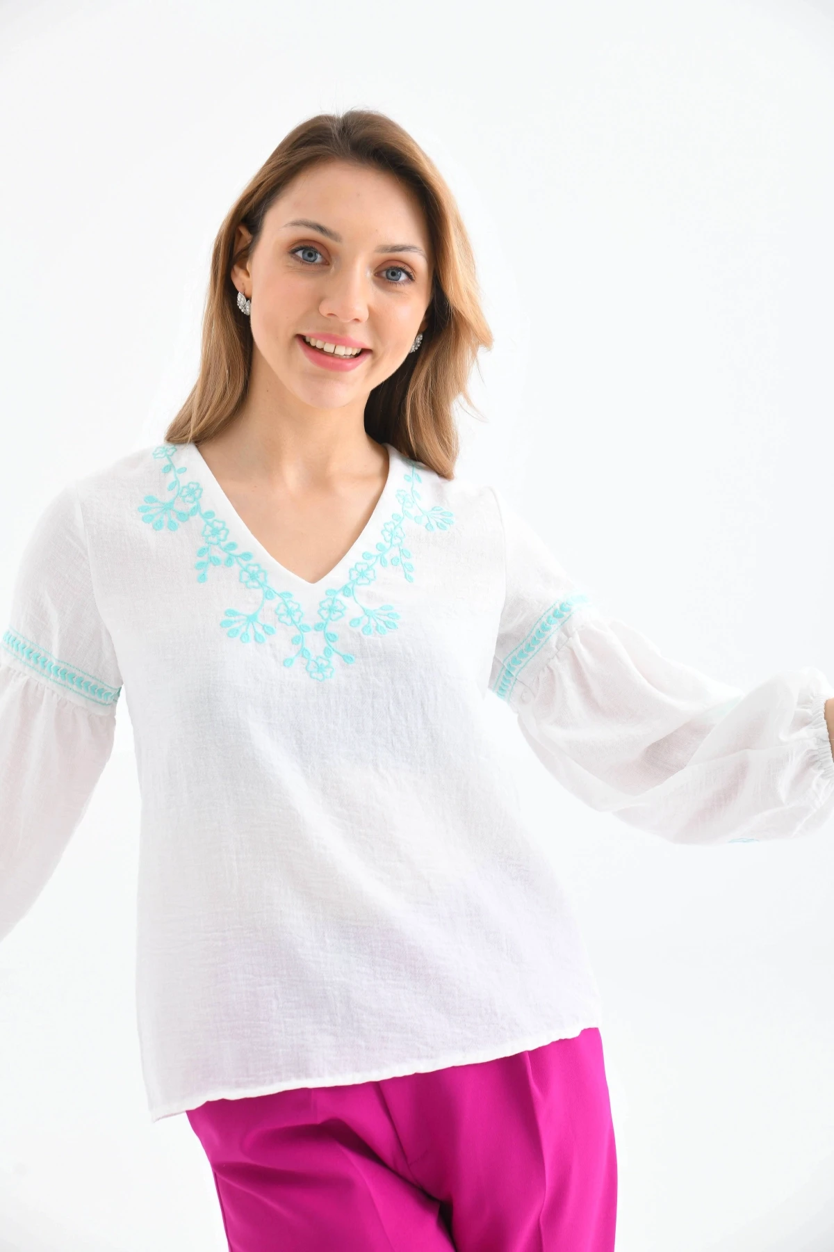 V Yaka Nakış Detay Salaş Bluz