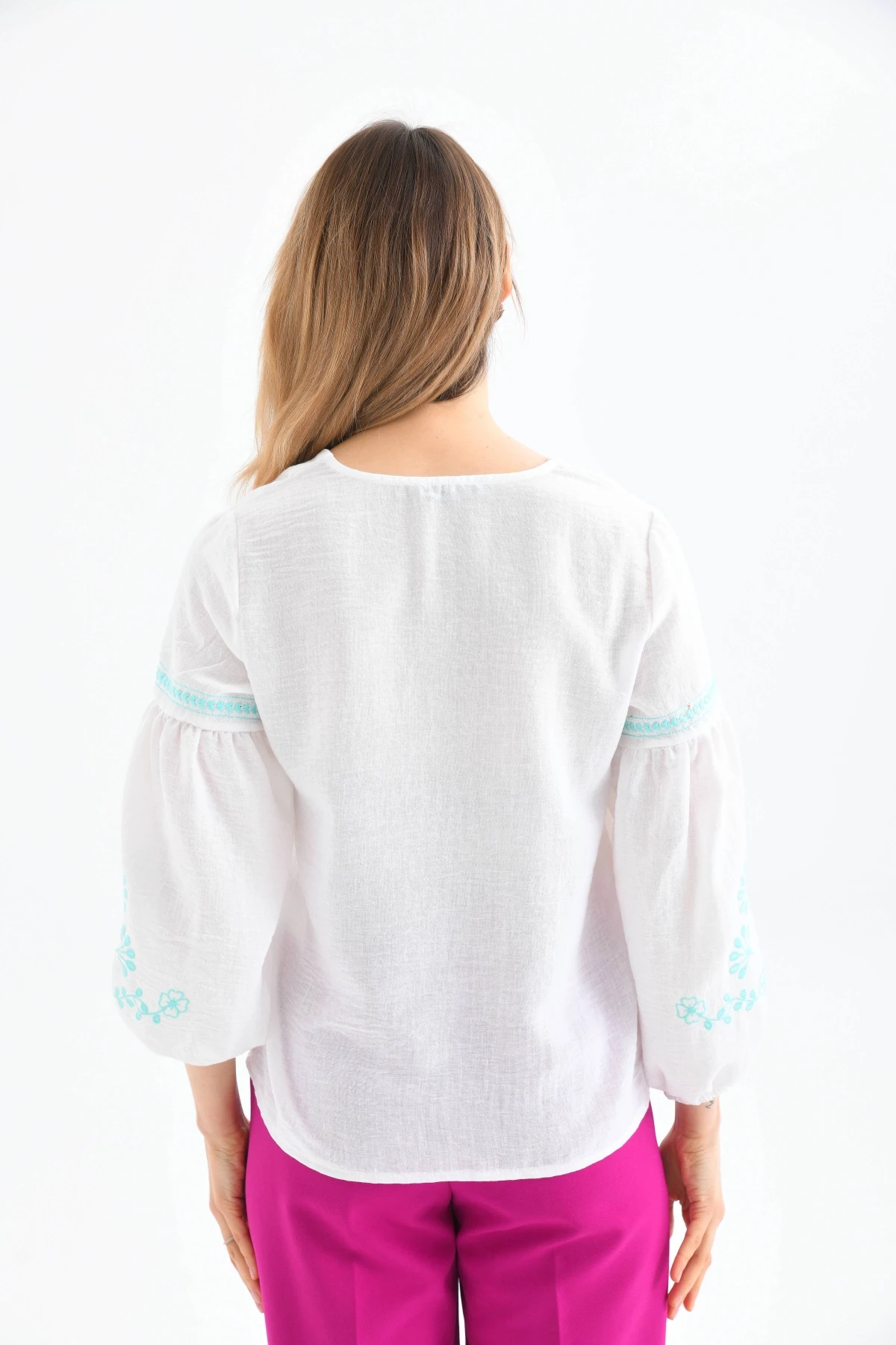 V Yaka Nakış Detay Salaş Bluz