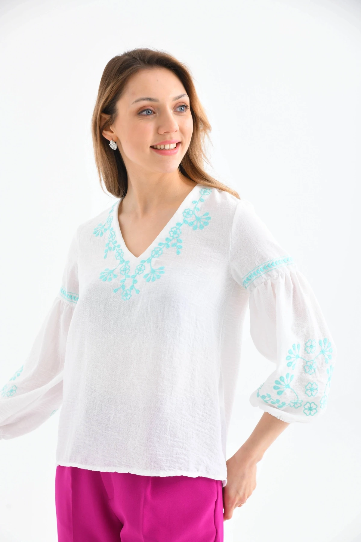 V Yaka Nakış Detay Salaş Bluz