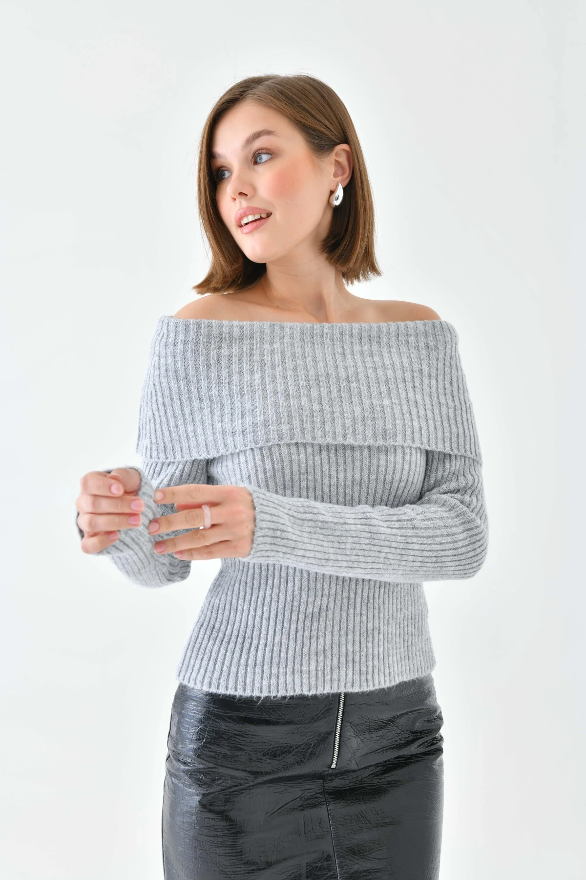 Kadın Madonna Yaka Slim Triko Kazak