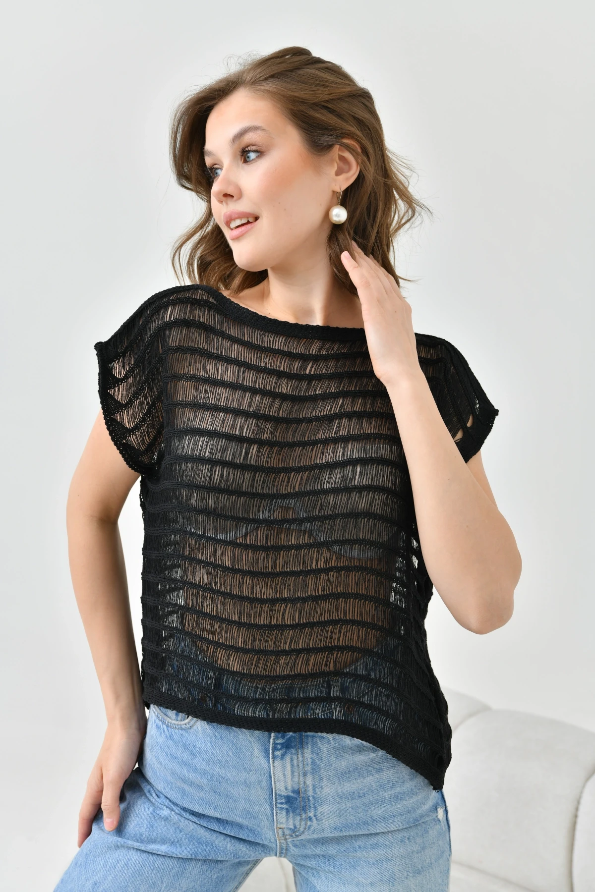 Kadın Siyah Ajurlu Kayık Yaka Salaş Triko Bluz