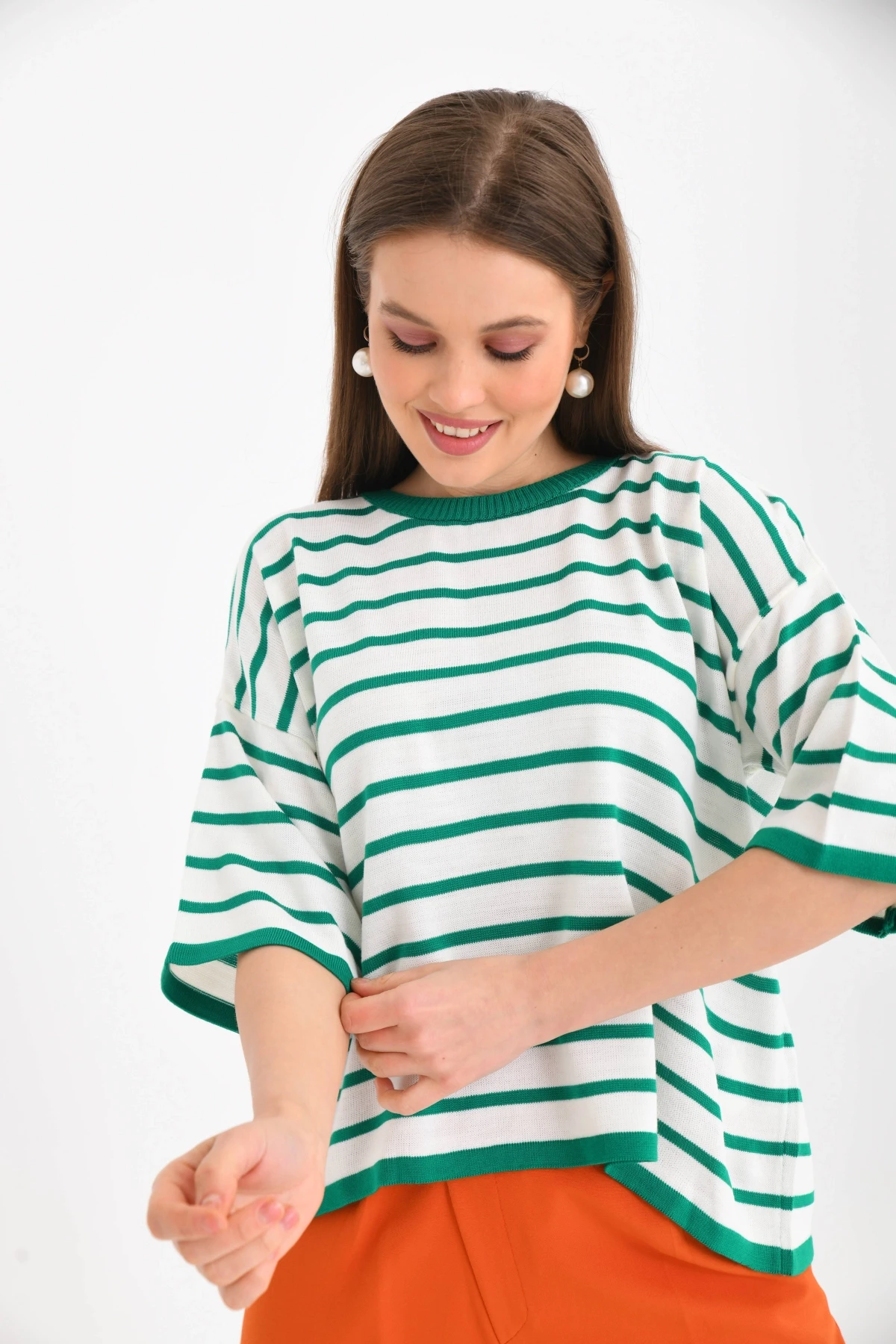 Siyah Çizgili Bisiklet Yaka Mevsimlik Salaş Triko Kazak