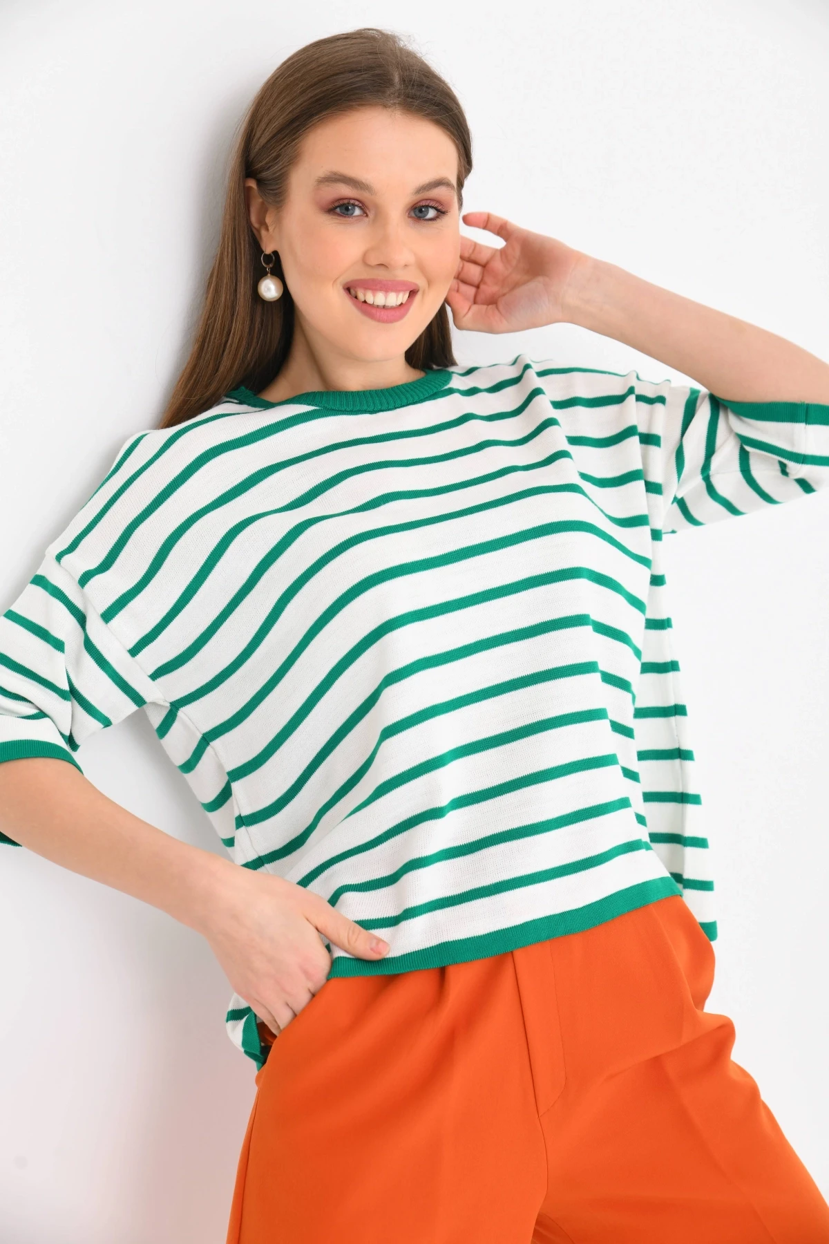 Siyah Çizgili Bisiklet Yaka Mevsimlik Salaş Triko Kazak