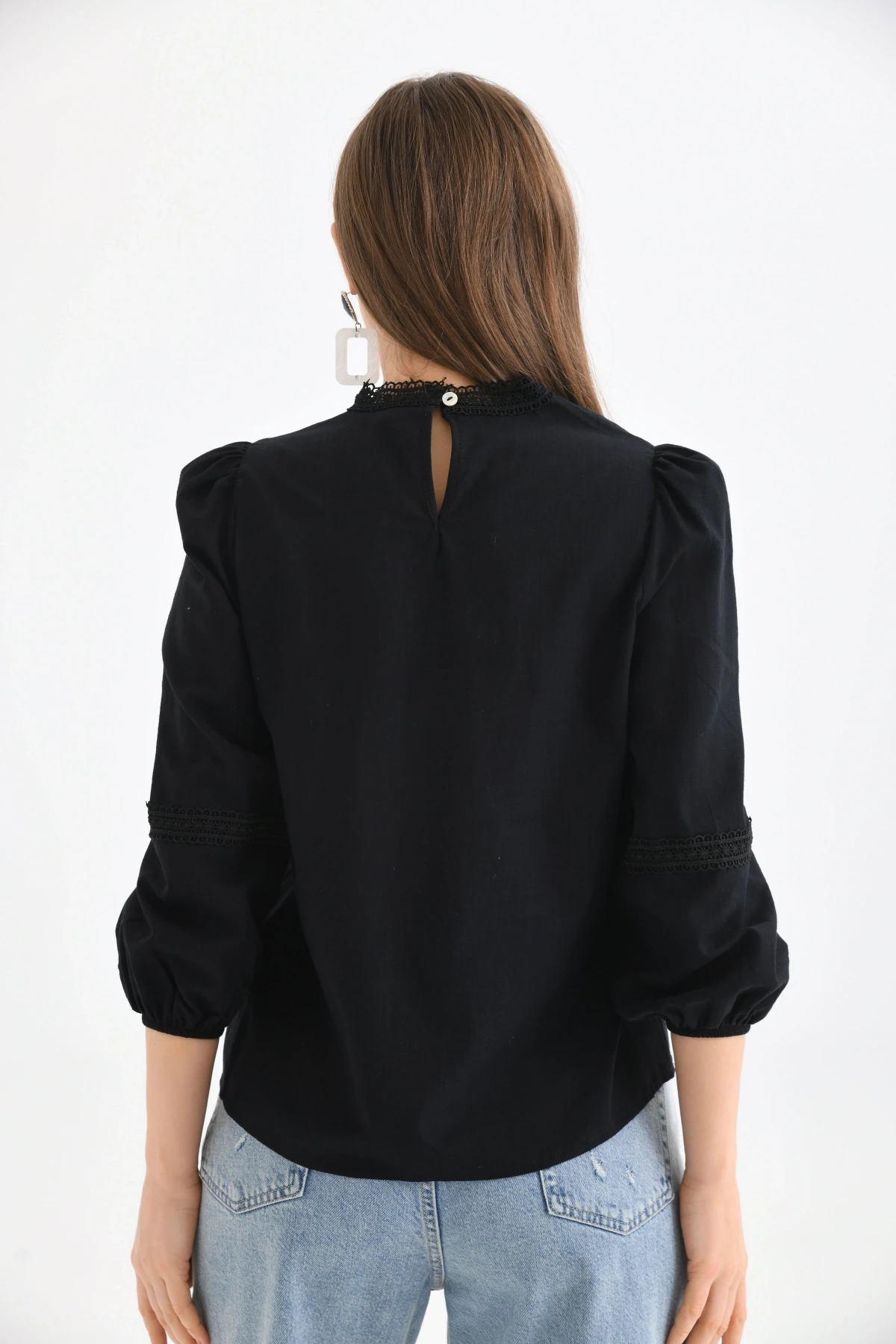 Kadın Uzun Kol Güpür Detay Nakışlı Keten Bluz