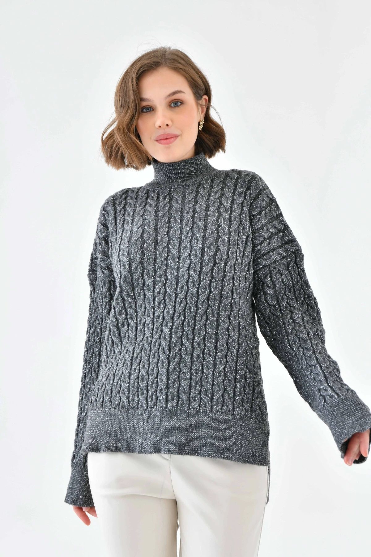 Kadın Yarım Balıkçı Yırtmaçlı Salaş Triko Kazak