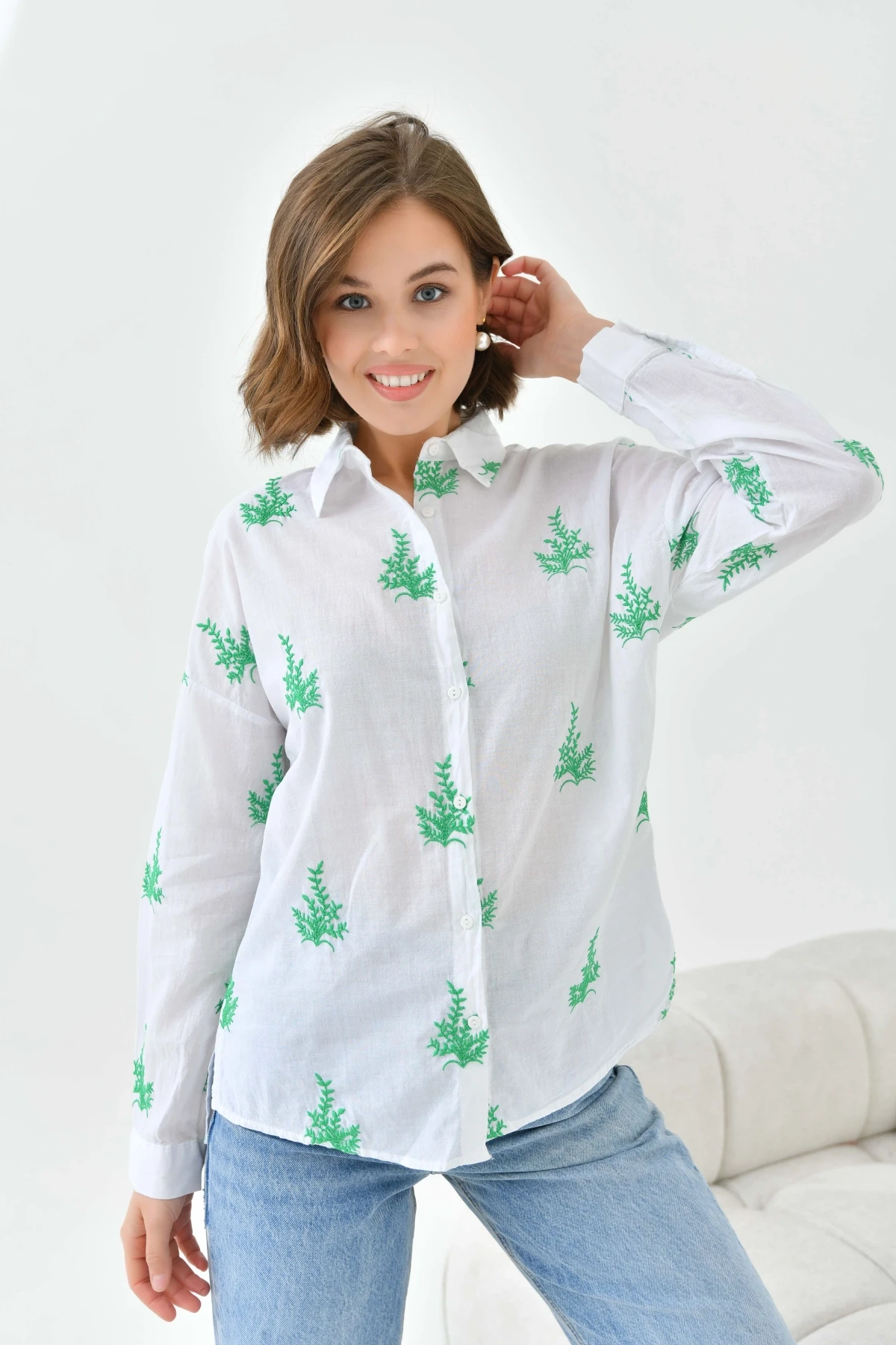 Kadın Yeşil Çiçek Nakış işlemeli İnce pamuk gömlek