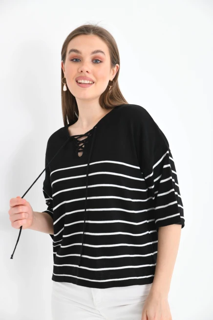 Bağlama Detaylı Çizgili Salaş Triko Bluz