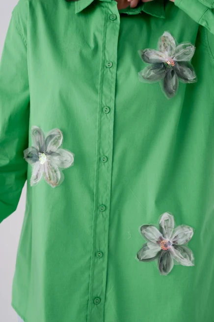 Gömlek Yaka Düğme Detaylı Aplikeli Dokuma Gömlek