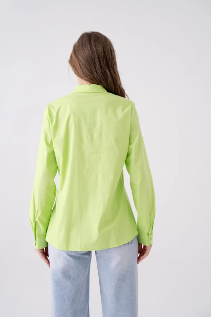 Gömlek Yaka Düğme Detaylı Aplikeli Dokuma Gömlek