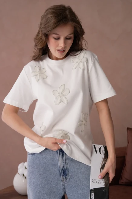 Bisiklet Yak Önyüzü Çiçeek Dantel Desenli Basic T-Shirt