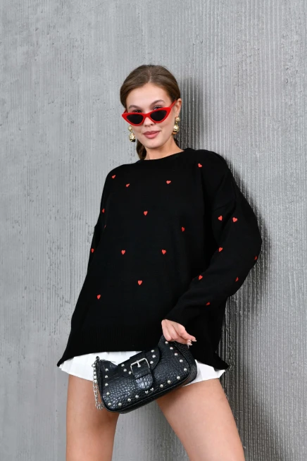 Kadın Bisiklet Yaka Kalp İşlemeli Yırtmaçlı Salaş Triko Kazak