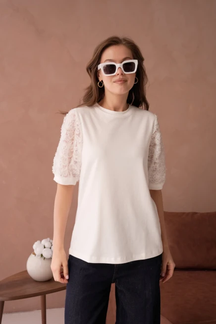 Bisiklet Yaka Kolları Yoğun Tül Detaylı Basic T-Shirt