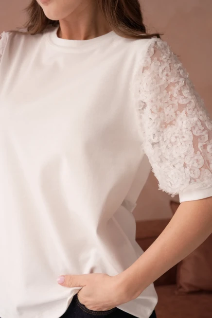 Bisiklet Yaka Kolları Yoğun Tül Detaylı Basic T-Shirt