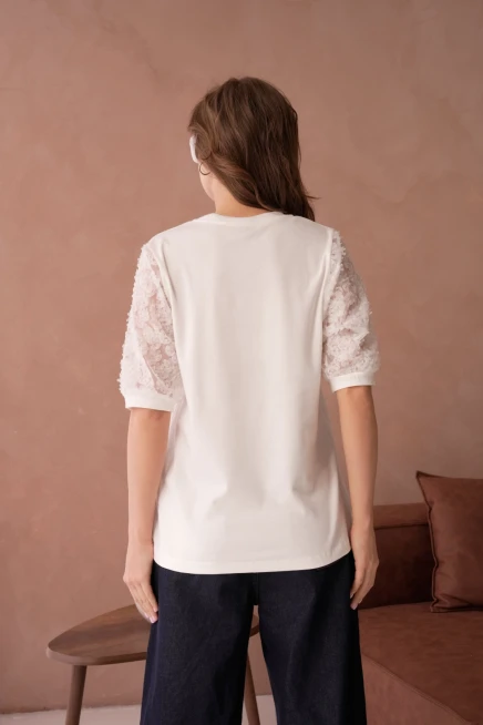 Bisiklet Yaka Kolları Yoğun Tül Detaylı Basic T-Shirt