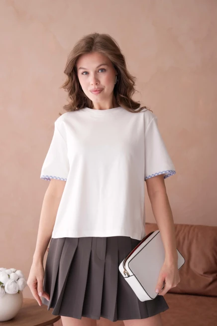 Bisiklet Yaka Sırtı 3 Fiyonk Detaylı T-Shirt