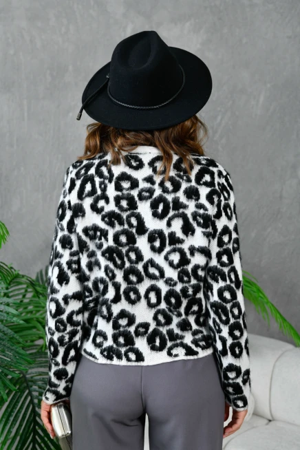 Kadın Düğme Detay Desenli Triko Hırka