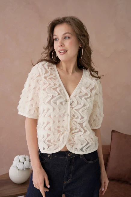 Fır Fır Detay Düğmeli Full Tül Bluz