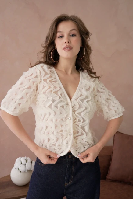 Fır Fır Detay Düğmeli Full Tül Bluz