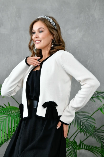 Kadın Fiyonklu Triko HIrka