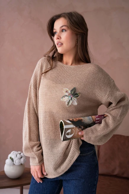 Kayık Yaka Dokulu Aplikeli Uzun Kol Kazak