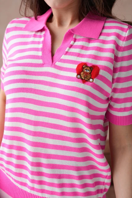 Polo Yaka Nakış Detaylı Çizgili Triko Kazak