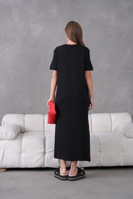 Nakış İşlemeli Kısa Kol Yırtmaçlı Yazlık Penye Elbise