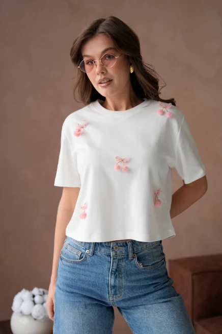 Aksesuar Detaylı Kısa Kol Basic T-Shirt