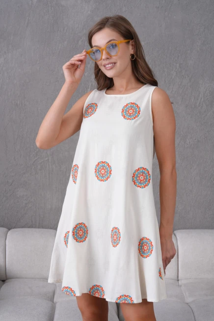 Nakış İşlemeli Kolsuz Yazlık Dokuma Çan Elbise