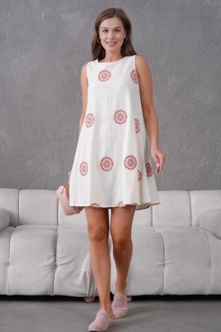 Nakış İşlemeli Kolsuz Yazlık Dokuma Çan Elbise