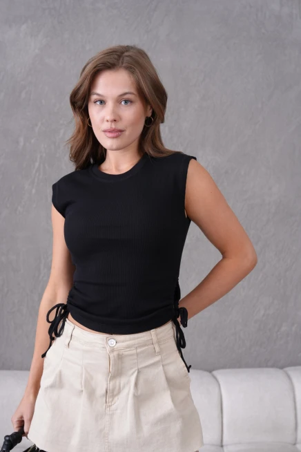 Yanları Büzgülü Kolsuz Slim Fit Kaşkorse Basic T-Shirt