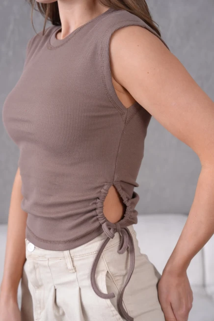 Yanları Büzgülü Kolsuz Slim Fit Kaşkorse Basic T-Shirt