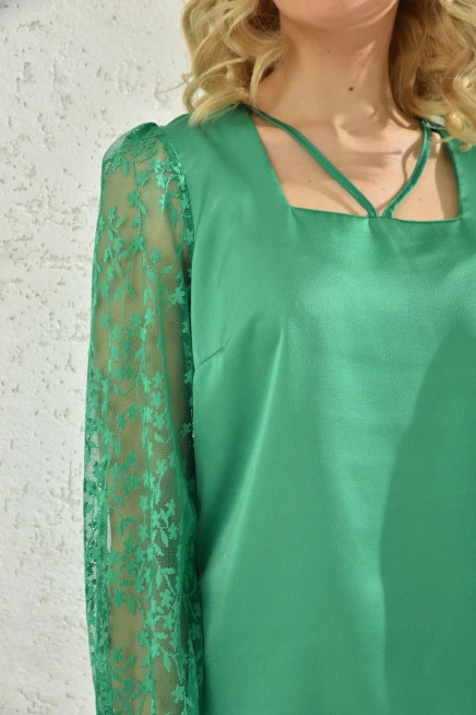 Kare Yaka Kolları Tül Detaylı Dokuma Bluz