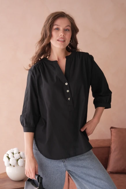 V Yaka Düğme Detaylı Dokuma Bluz