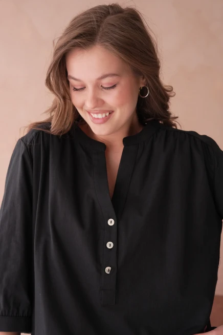 V Yaka Düğme Detaylı Dokuma Bluz